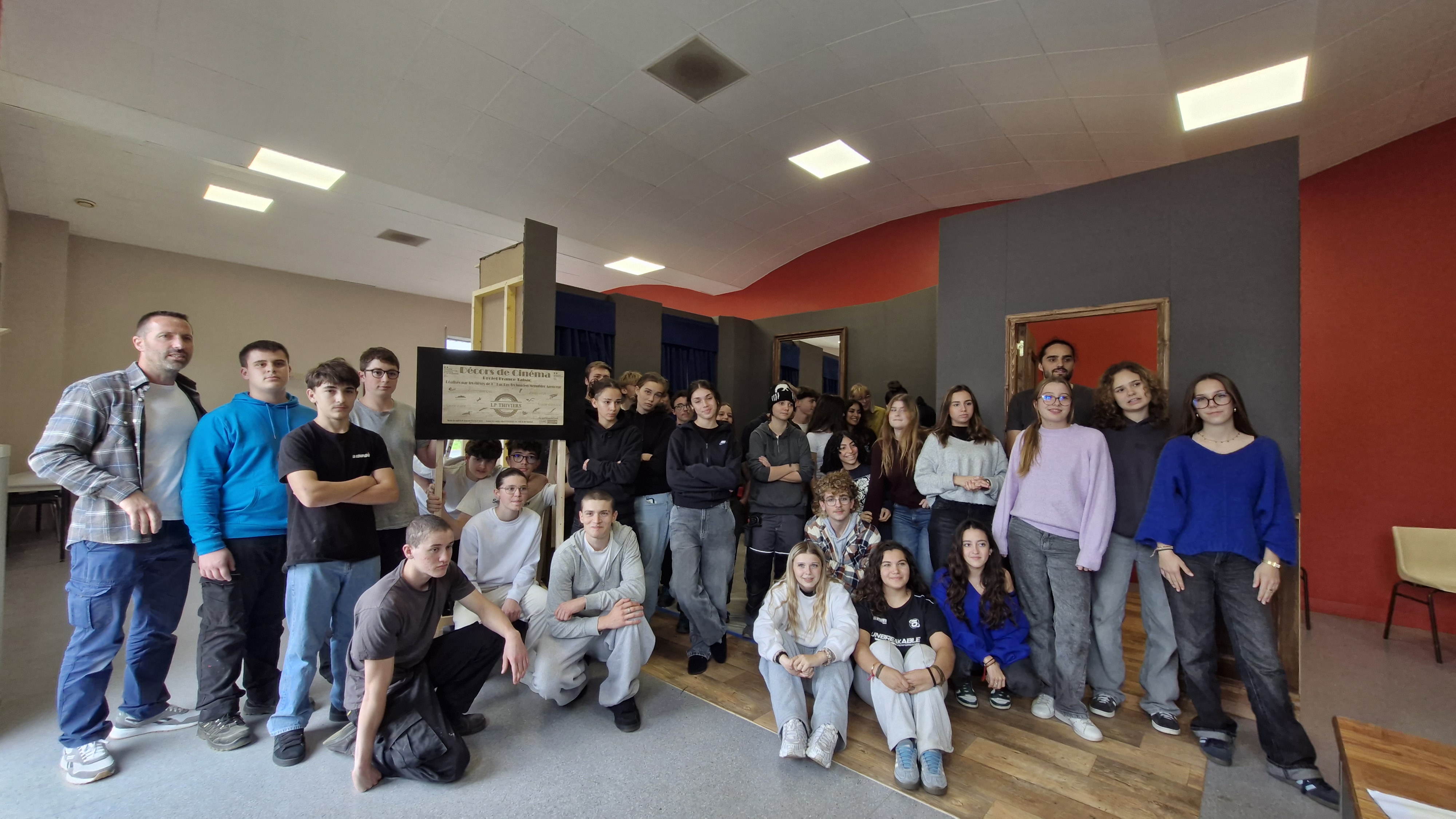 Fin du montage des décors pour les Petites Séquences - Festival du film de Sarlat